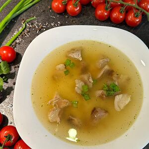 Бульон с шашлыком из cвинoй шейки