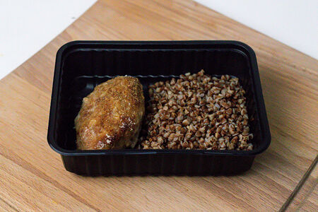 Гречка и котлета из свинины