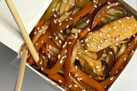 Удон с курицей 