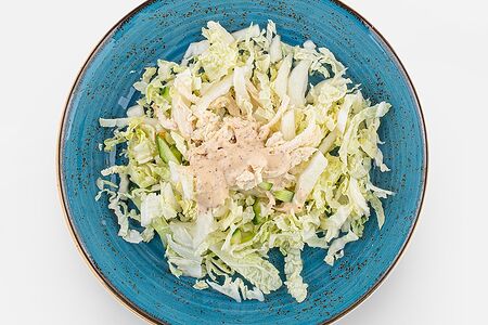 Салат с курицей и кунжутным соусом