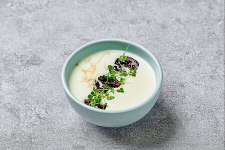 Мацони с вареньем Грецкий орех