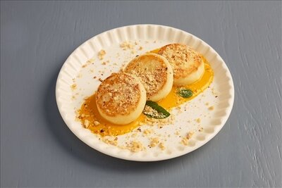 Кокосовые сырники с манговым соусом