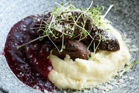 Копчёные говяжьи щёчки