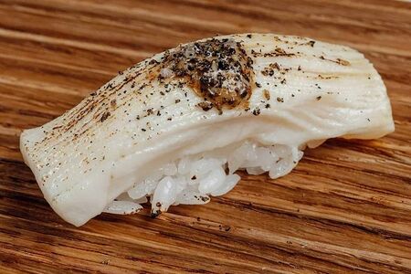 Суши Масляная рыба и трюфельный айоли