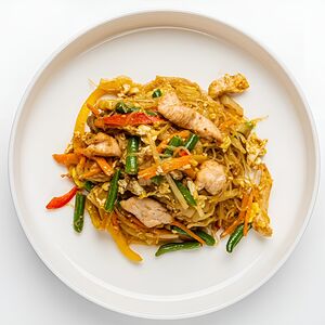 Лапша по-гонконгски с куриным филе