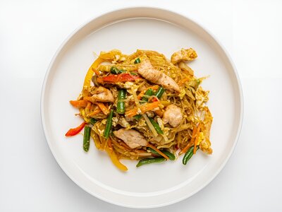 Лапша по-гонконгски с куриным филе
