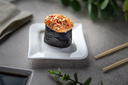 Суши Острый лосось