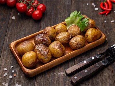 Молодая картошка на мангале