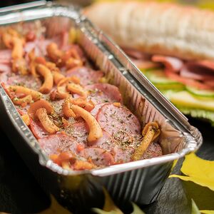 Чизи фри с колбасками и грибами