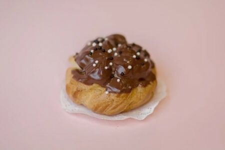 Профитроль шоколадный