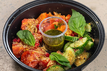 Грузинский салат с орехами