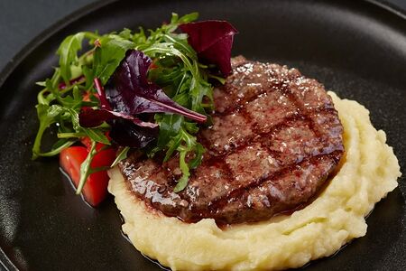 Бифштекс из мраморного мяса