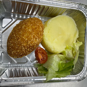 Котлета по-киевски с картофельным пюре 