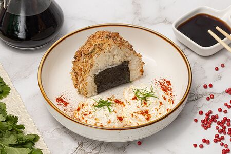 Онигири с курицей спайси