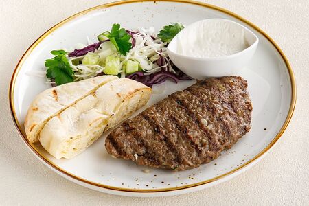 Плескавица с брынзой