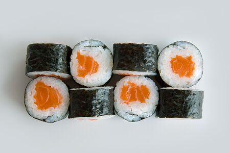 Маки с лососем