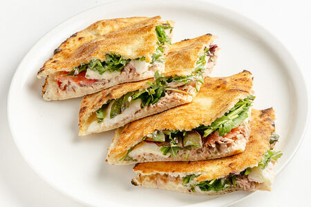 Фокачча с тунцом