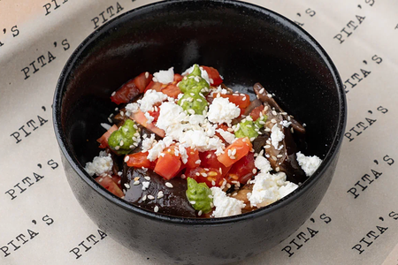 Печеный баклажан с брынзой