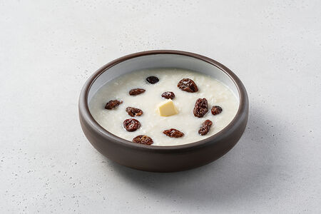 Каша рисовая с изюмом