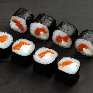 Маки лосось-сыр