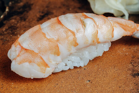 Суши с тигровой креветкой