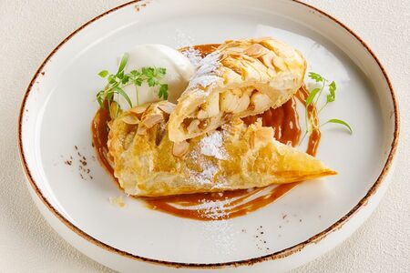 Яблочный пирог по-сербски