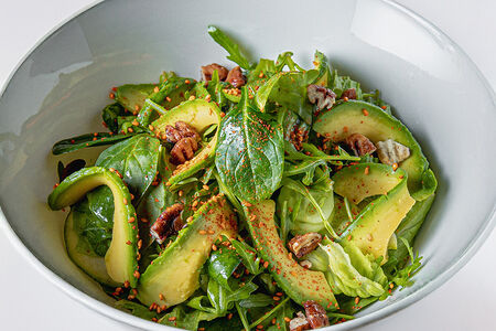 Зелёный салат, рукола, авокадо