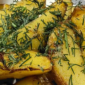 Картофель по-деревенски с чесноком