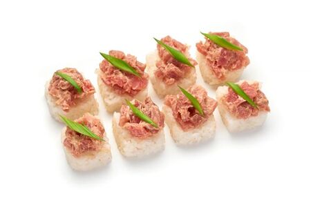 Суши кейк тунец