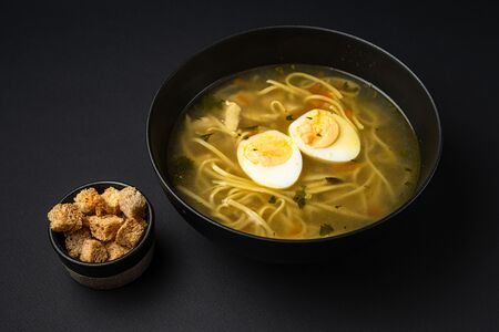 Куриный суп с лапшой