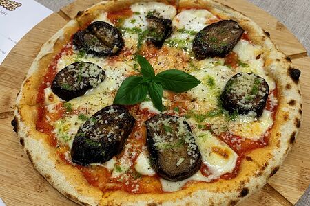 Пицца с баклажанами 