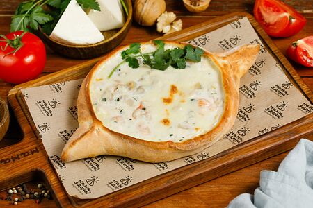 Хачапури с морепродуктами 