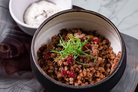 Гречневая каша с томленым говяжьим языком