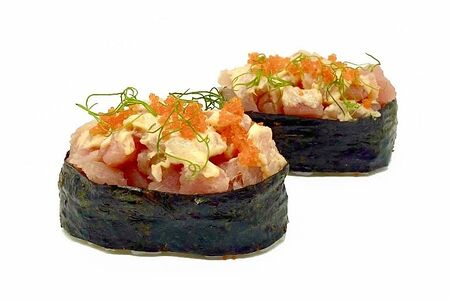 Гункан Спайси с тунцом