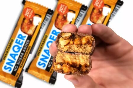 Батончик Snaqer Арахис и карамель