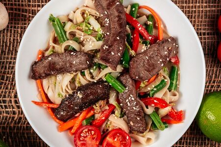 Удон с говядиной