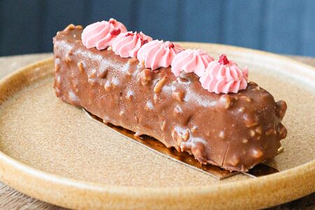 Муссовый батончик Шоколад-клубника