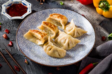 Жареные пельмени