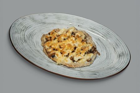 Филе цыплёнка с шампиньонами под сыром