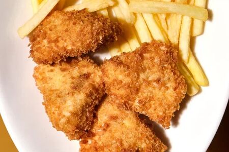 Детский шницель с картошкой фри