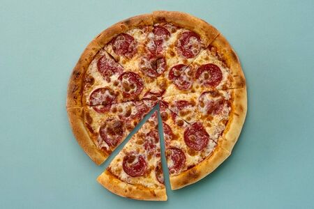 Пицца Салями