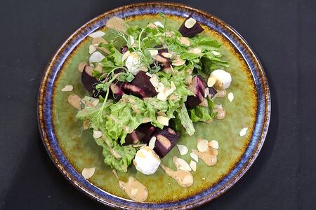 Салат с печёной свеклой