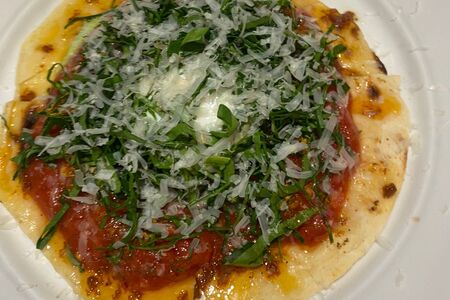 Шакшука на пшеничной лепешке