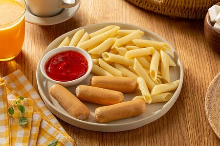 Сосиски с макаронами