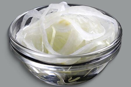 Лук маринованный