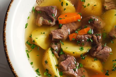 Фирменный густой суп с разварными говяжьими щёчкам