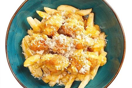 Чизи чикен с картофелем фри