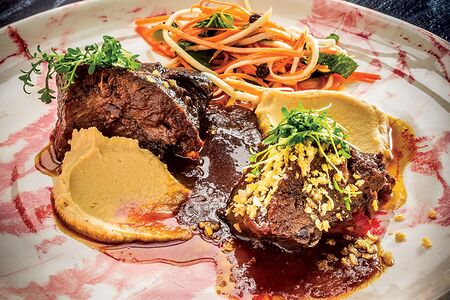 Томленые щёчки бычка