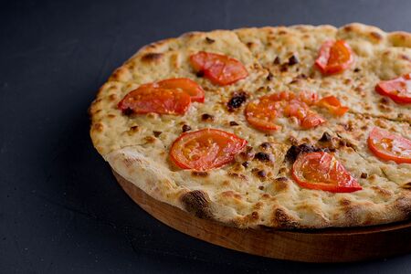 Фокачча с томатами и копченой солью