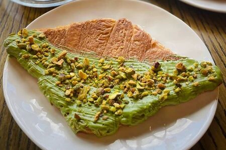 Флэт Круа фисташка